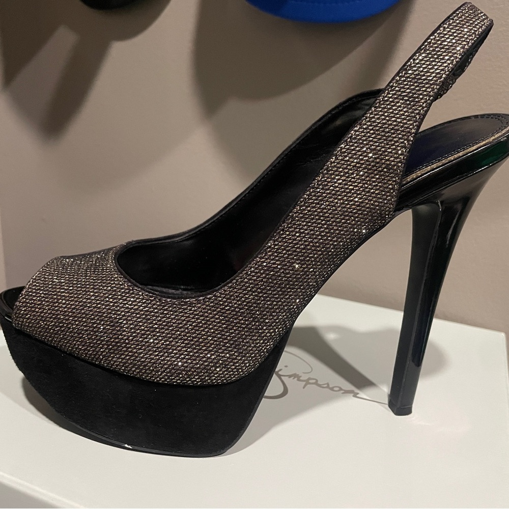 Women’s size 9 Jessica Simpson “glitter” heels